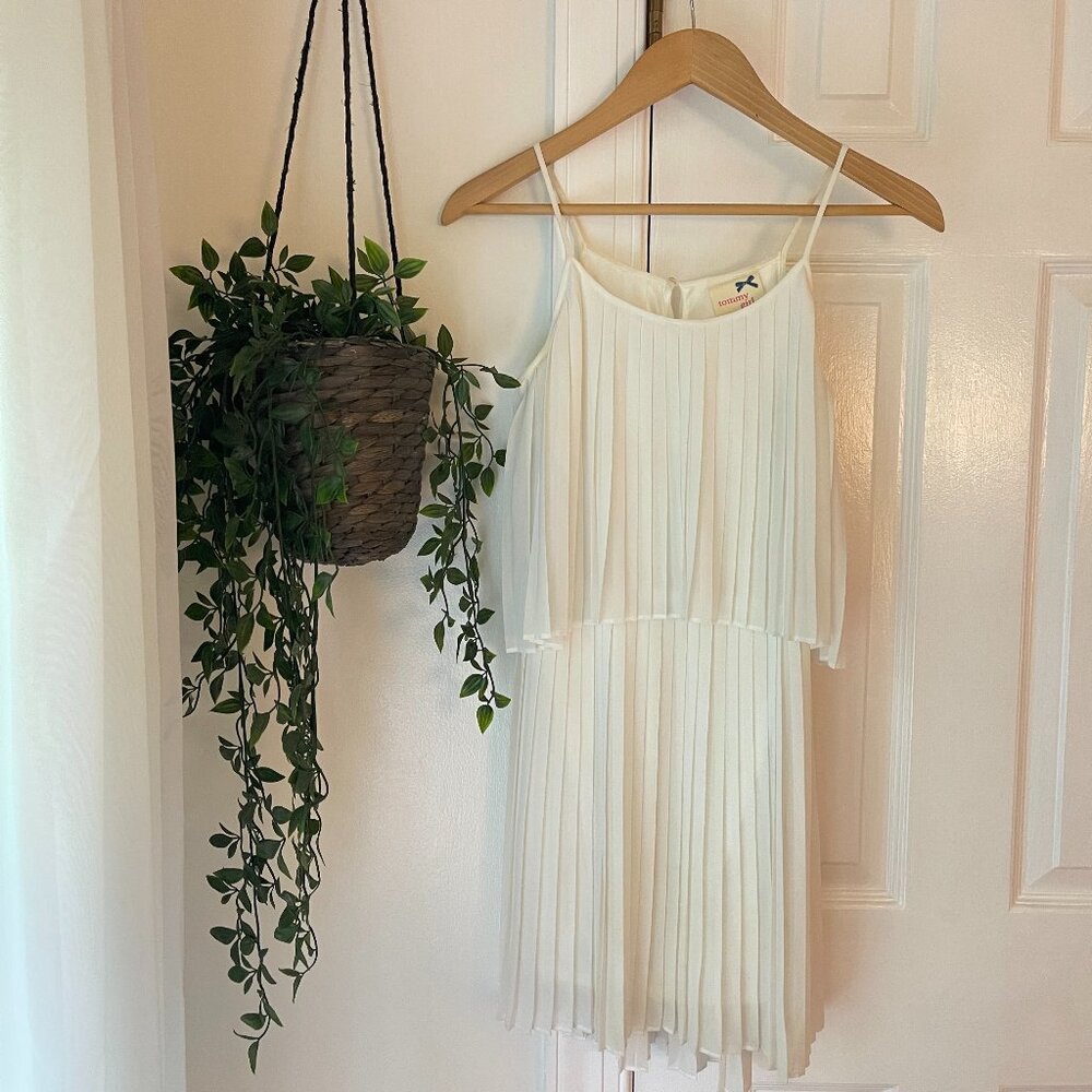 TOMMY GIRL by TOMMY HILFIGER White Pleated Formal Dress in size XS